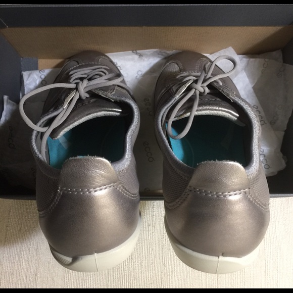 Ecco Women’s Blume Lace Sneakers - Picture 11 of 16